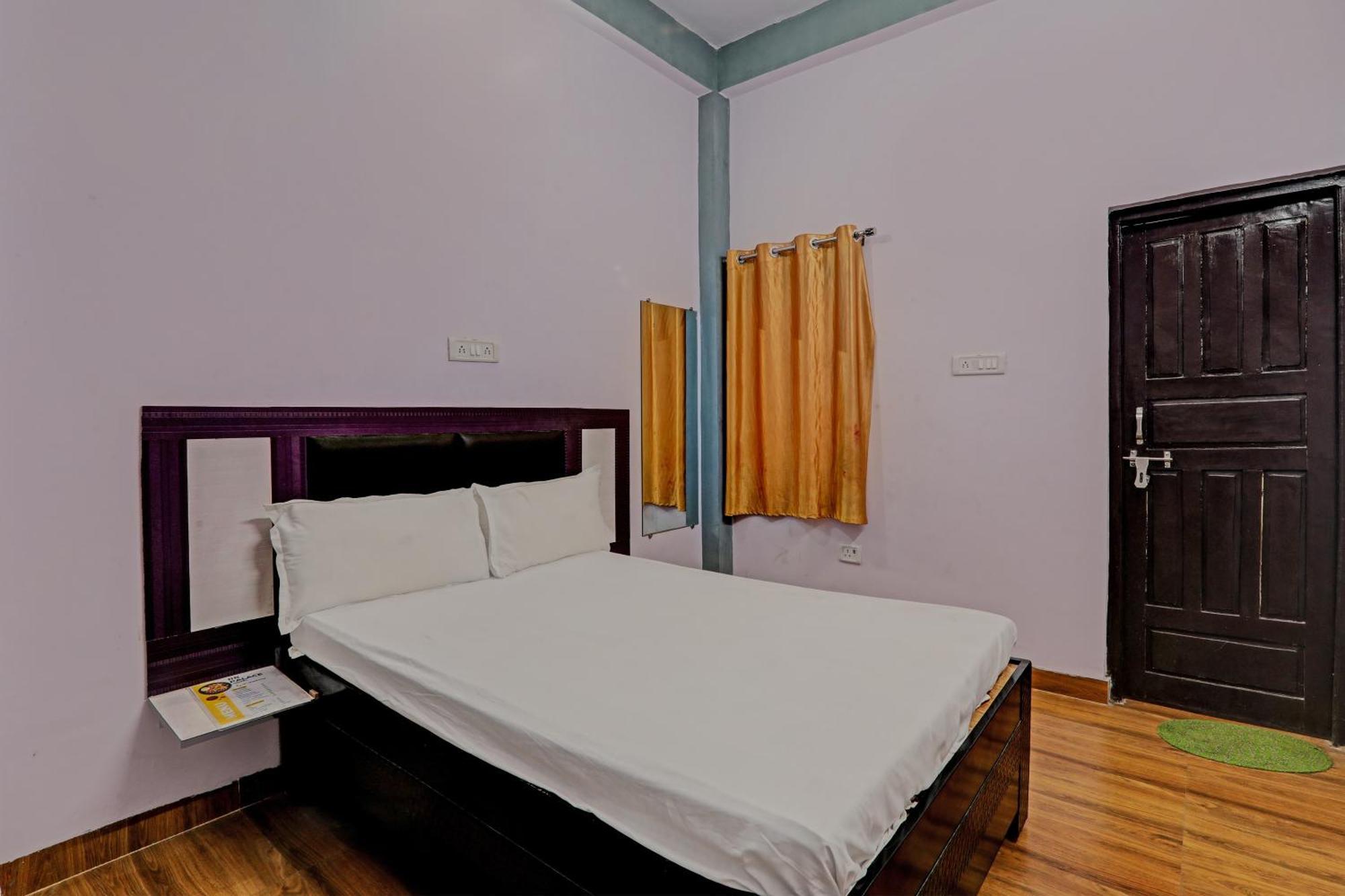 Oyo Hotel Crown Лакхнау Экстерьер фото