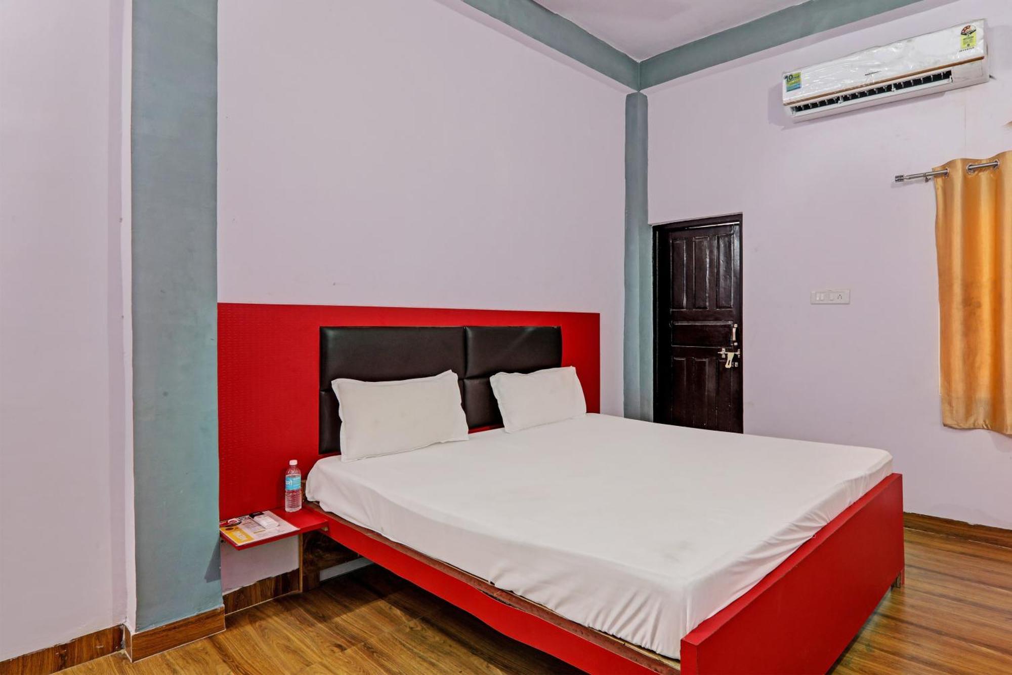 Oyo Hotel Crown Лакхнау Экстерьер фото