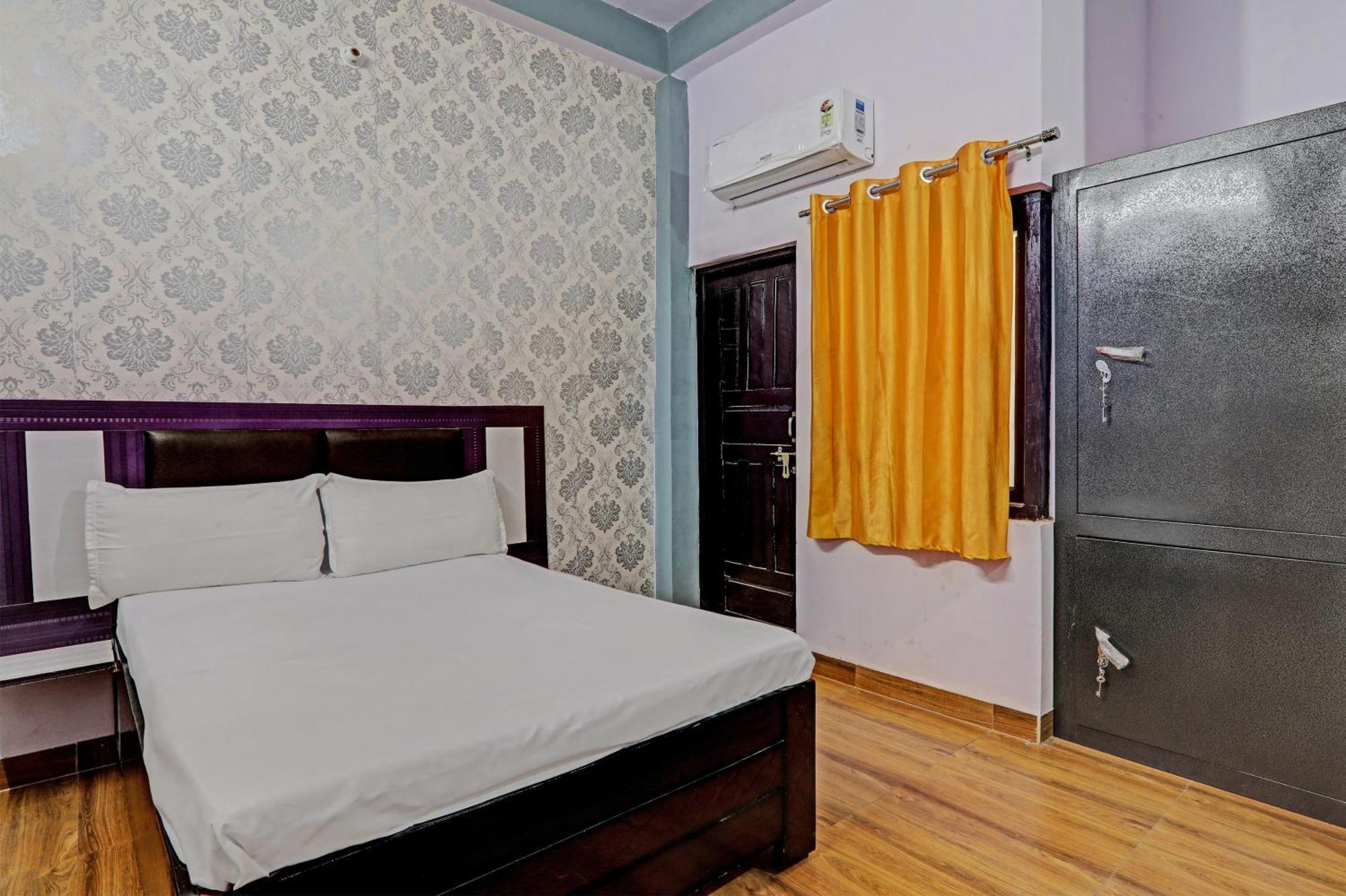 Oyo Hotel Crown Лакхнау Экстерьер фото